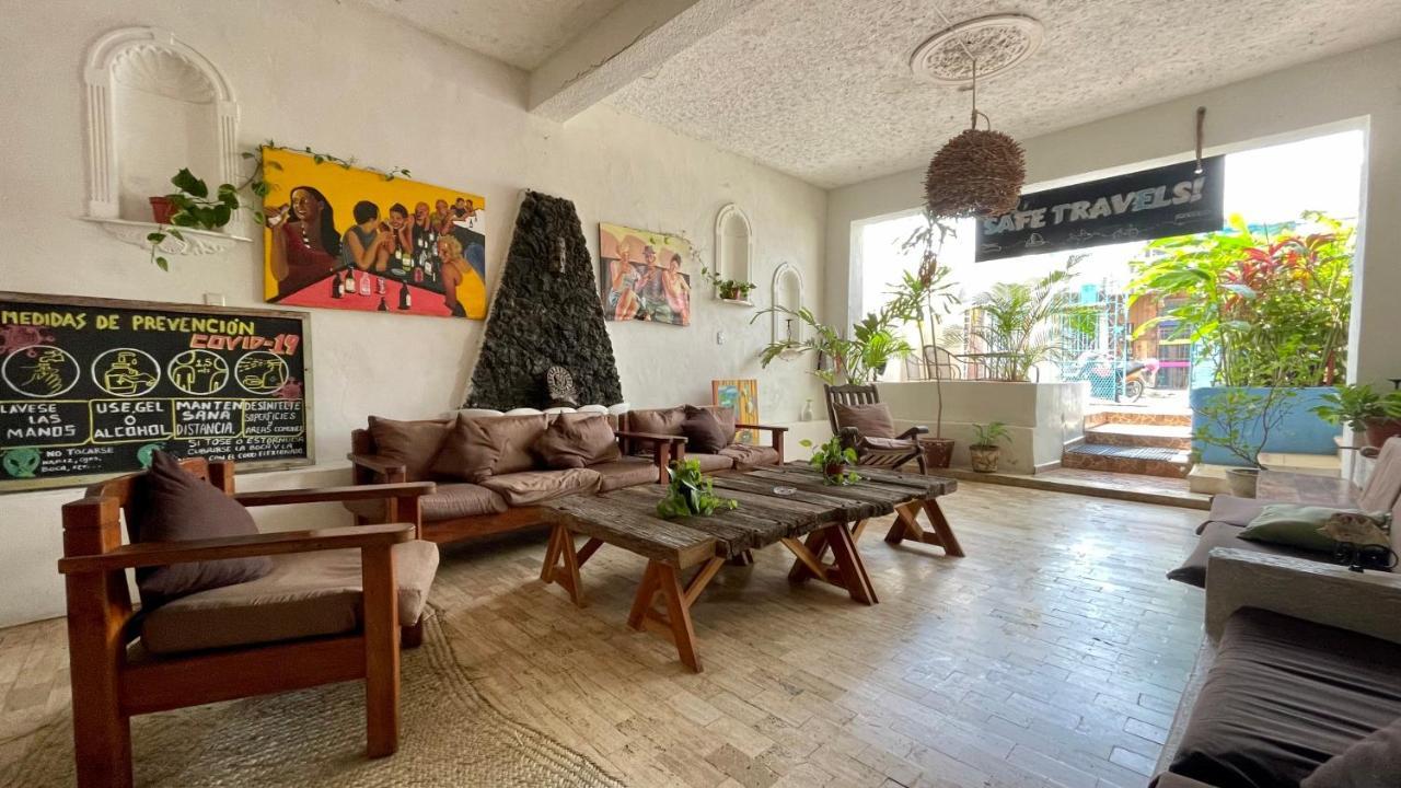 Weary Traveler Hostel Tulum Extérieur photo