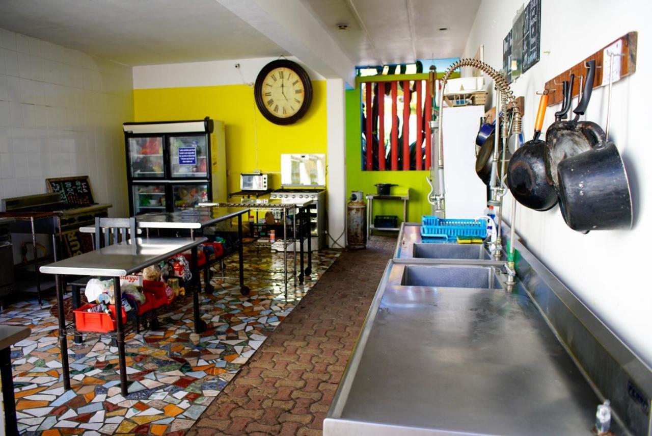 Weary Traveler Hostel Tulum Extérieur photo