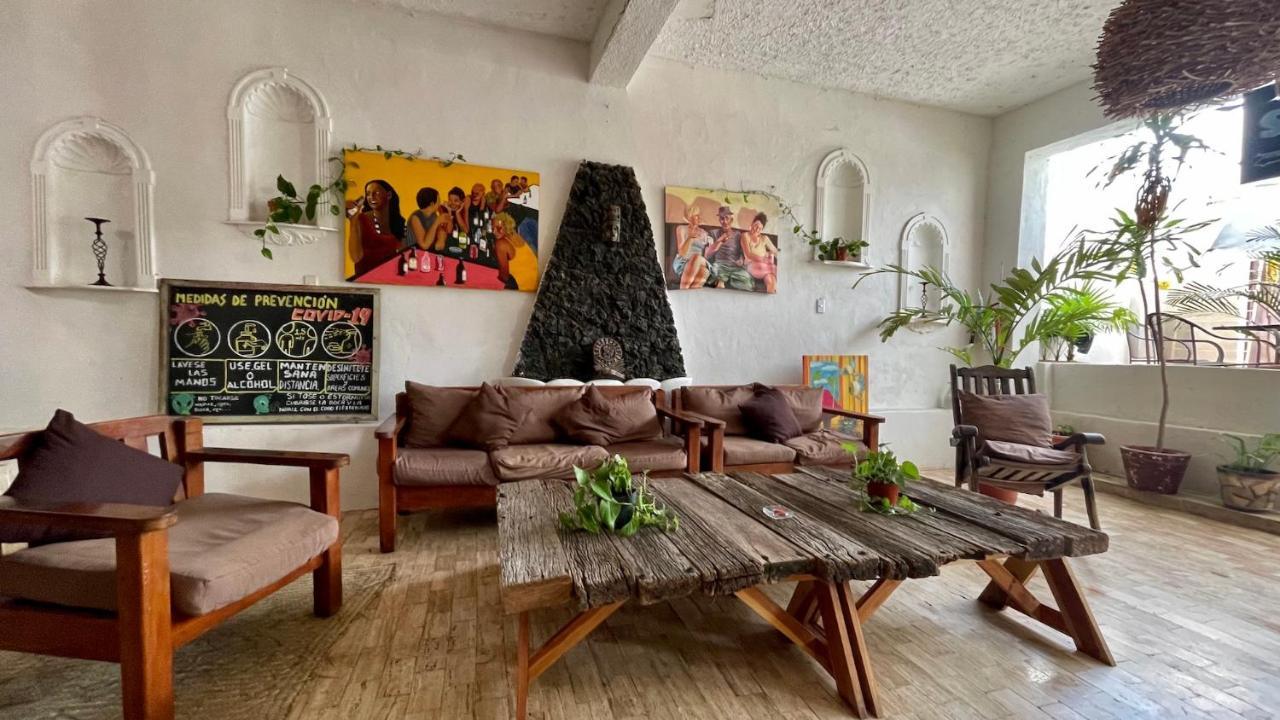 Weary Traveler Hostel Tulum Extérieur photo