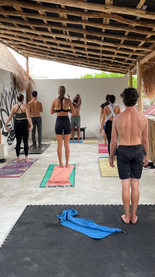 Weary Traveler Hostel Tulum Extérieur photo