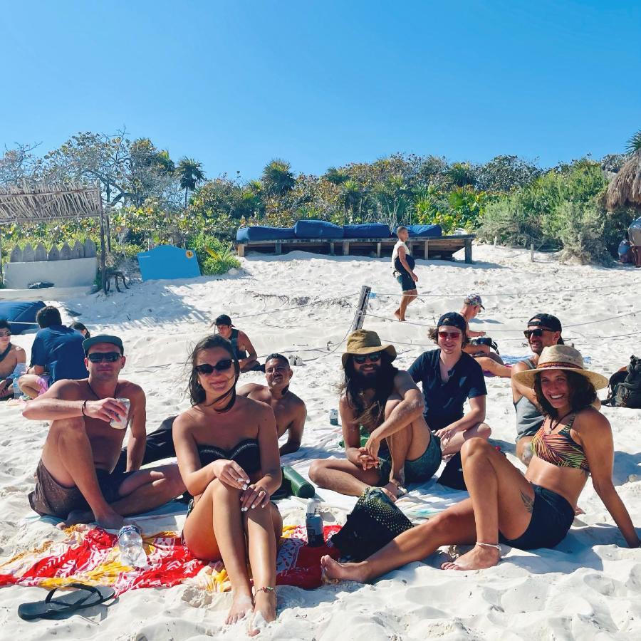 Weary Traveler Hostel Tulum Extérieur photo